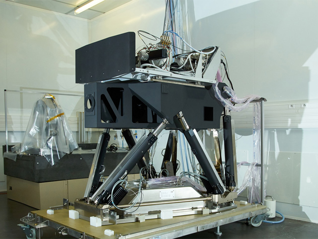 Hexapode SYMETRIE spécifique haute précision, rigidité et stabilité pour les satellites MTG